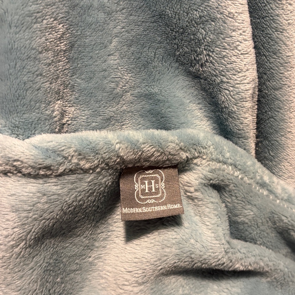Modern Southern Home Velour Blanket Queen - Picture 4 of 5